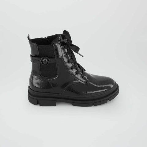 Boots à lacets et semelles crantées