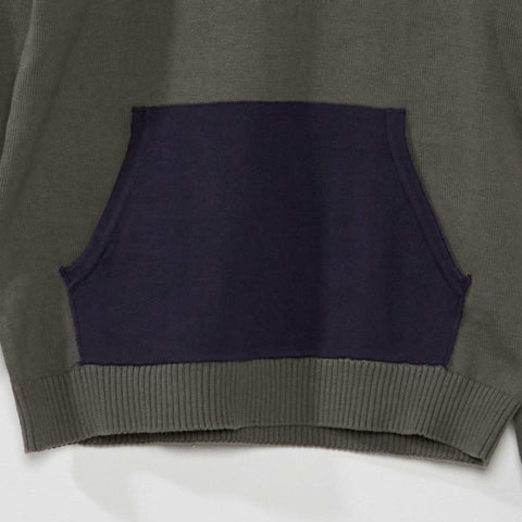 Pull en maille légère avec poche kangourou