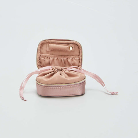Trousse matelassée