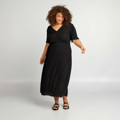 Robe midi stretch avec manches papillon