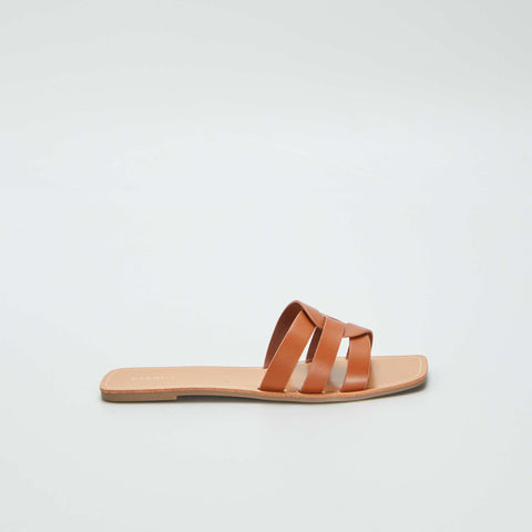 Sandales à brides croisées