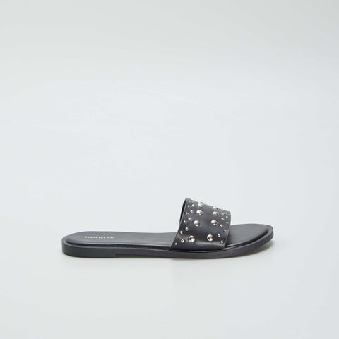 Mules plates cloutées