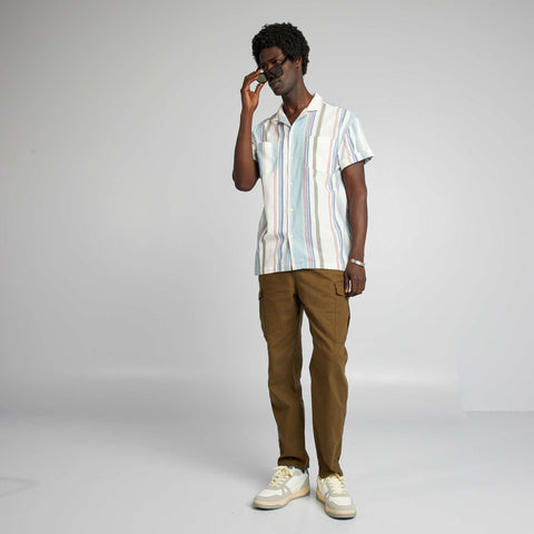 Chemise à rayures et manches courtes