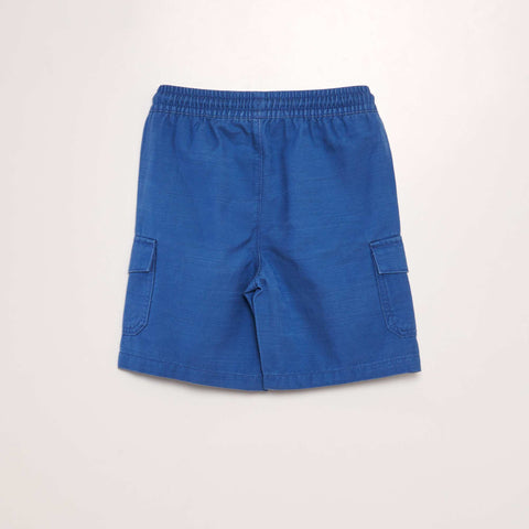 Short avec poches sur les côtés