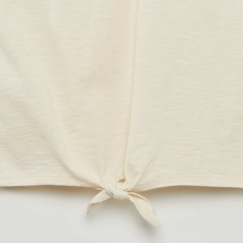 T-shirt avec nœud à la base