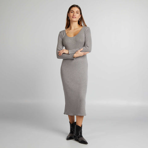 Robe longue en maille côtelée