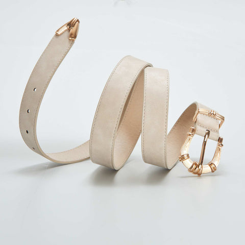 Ceinture fine à boucle dorée