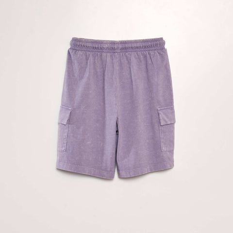 Short avec poches sur les côtés