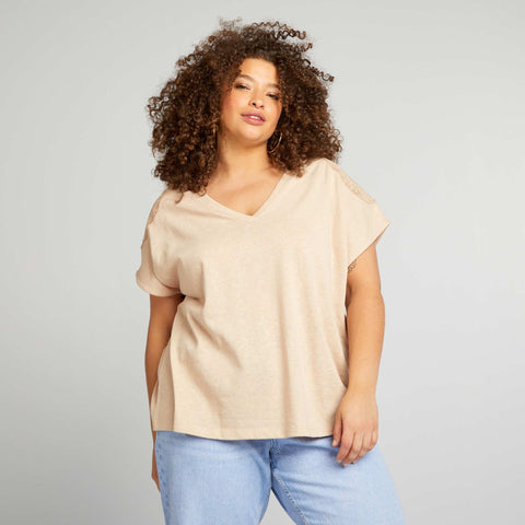 T-shirt à broderies