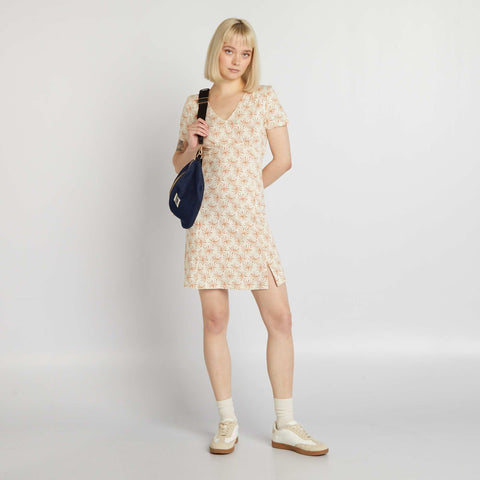 Robe courte à col V