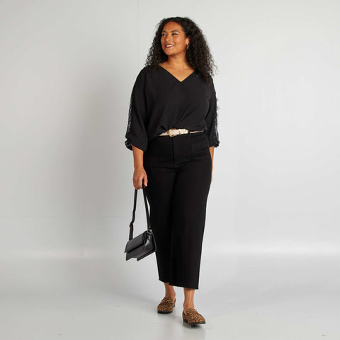 Blouse avec dentelles sur les manches