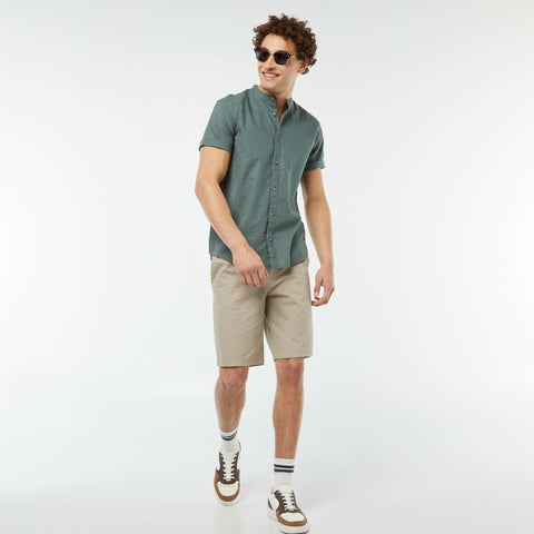 Chemise unie manches courtes col mao
