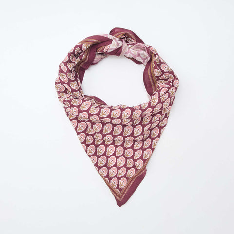 Large foulard imprimé