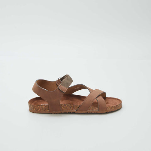 Sandales à brides croisées