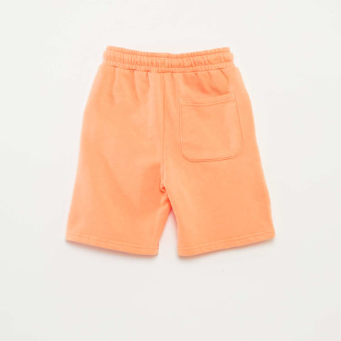 Short à grandes poches