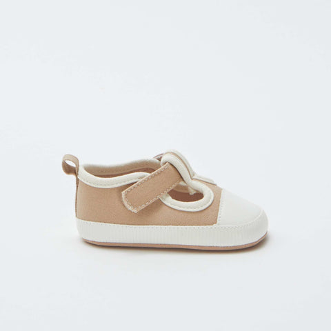 Chaussons esprit baskets en toile