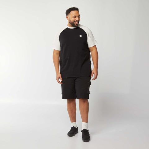 T-shirt bicolore avec manches courtes raglan