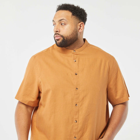 Chemise unie à manches courtes en lin mélangé