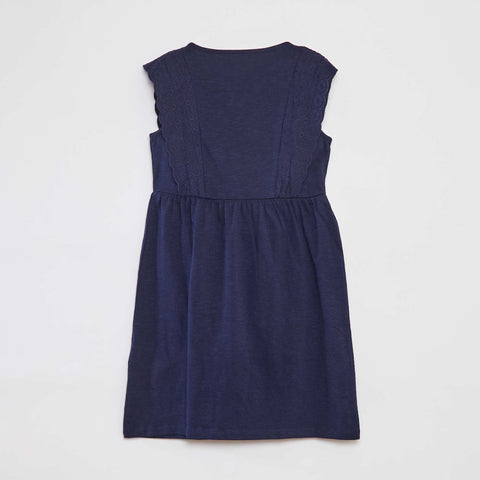 Robe sans manches avec broderies anglaises