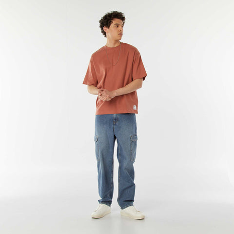 Tee-shirt oversize avec étiquette à la base