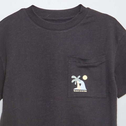 T-shirt à manches courtes avec poche poitrine et imprimés