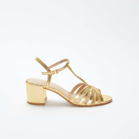 Sandales dorées avec talon carré