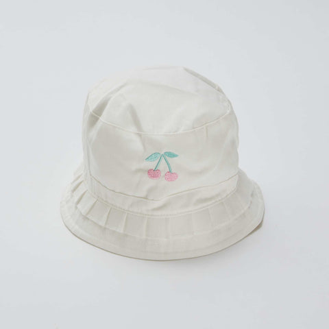 Chapeau avec volants et print