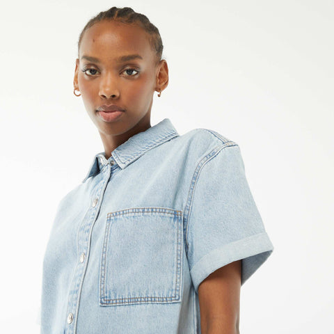 Combishort court en denim à pressions