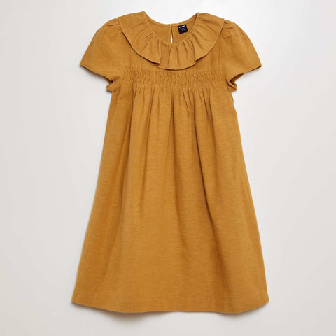 Robe en lin avec collerette