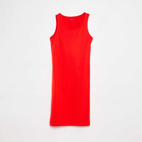 Robe sans manches ouverte dans le dos