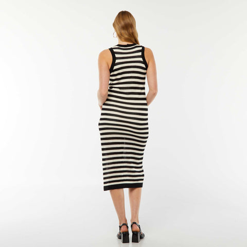 Robe longue sans manches