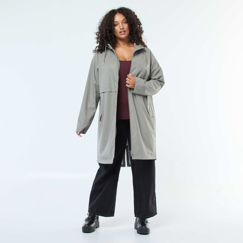 Parka longue déperlante avec détails réfléchissants