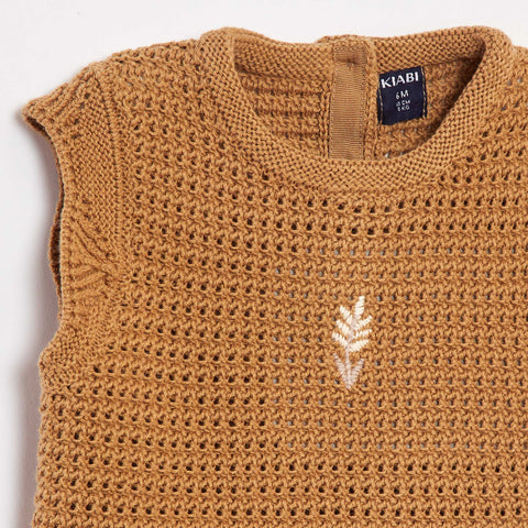 Pull en tricot avec broderies à fleurs