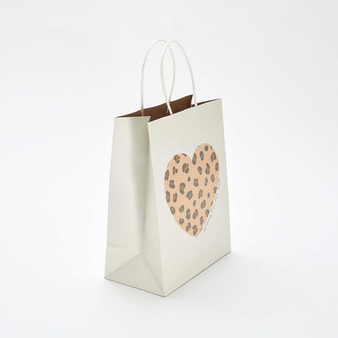 Pochette cadeau avec imprimé 'cœur'