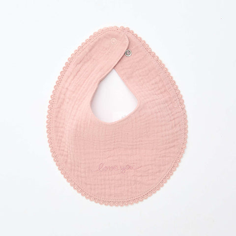 Lot de 2 bavoirs en lange avec broderie anglaise
