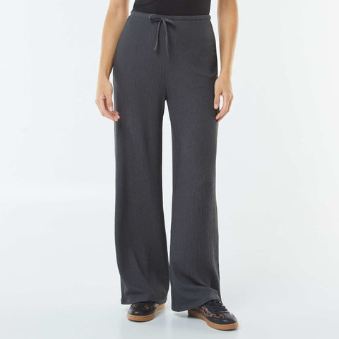 Pantalon large en maille plissée
