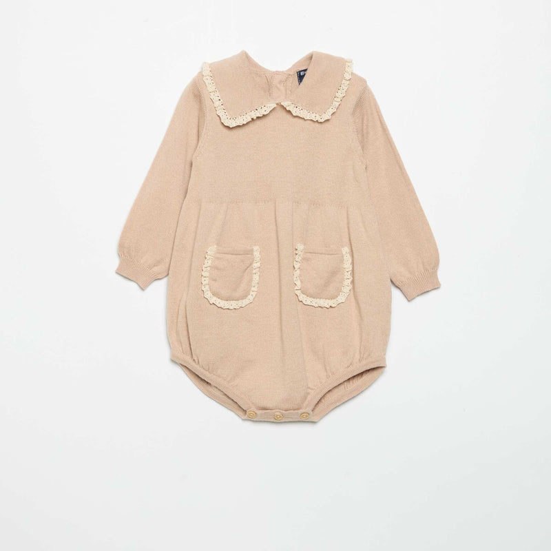 Barboteuse en tricot avec col et poches fantaisie – Beige – Kiabi Maroc