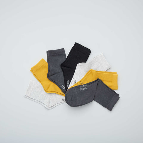 jaune gris noir