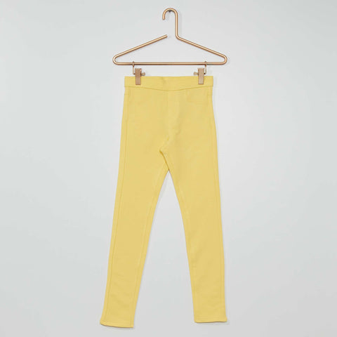 Jaune