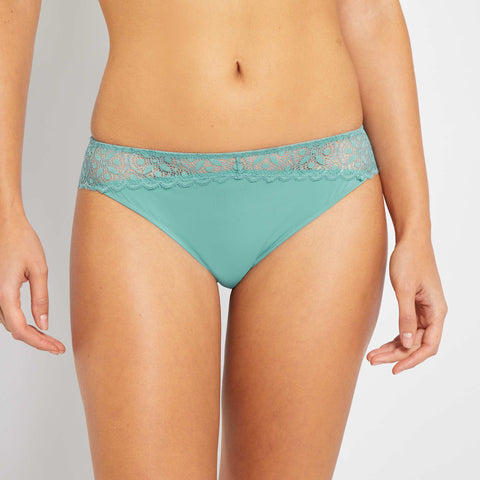 Culotte micro et dentelle