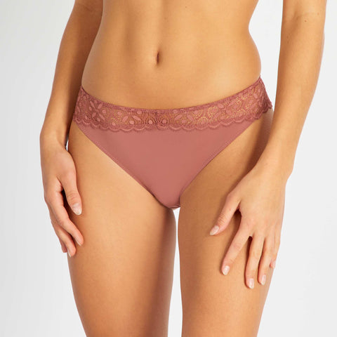 Culotte micro et dentelle