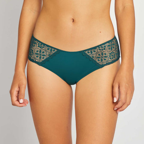 Shorty micro et dentelle