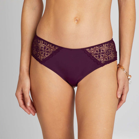 Shorty micro et dentelle