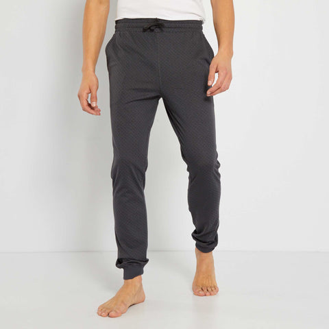 Gris foncé