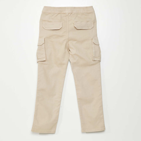 Pantalon avec poches sur les côtés