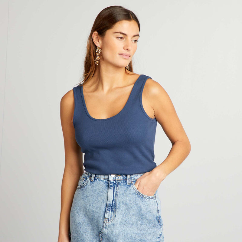 bleu foncé