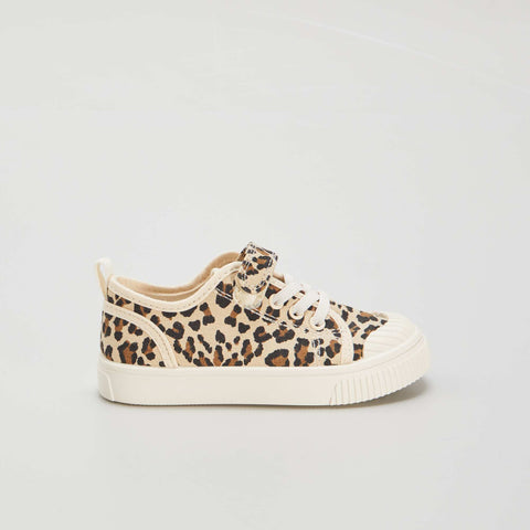 Baskets en toile avec scratchs