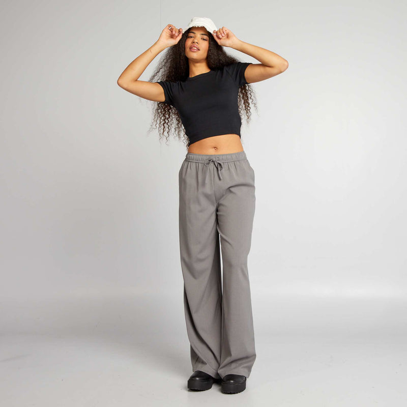 T-shirt cropped manches courtes