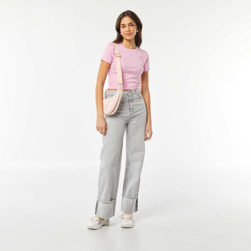T-shirt cropped manches courtes