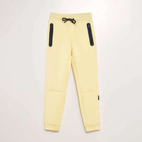 Jaune